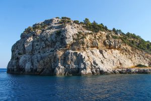 Dlaczego warto wybrać się na wczasy do Doliny Motyli na Rodos?